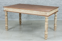 Prostokątny indyjski stół z rzeźbionymi nogami