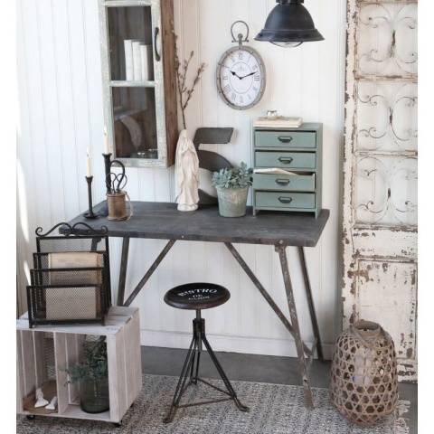 Biała skrzynka stolik na kółkach z siatką Chic Antique