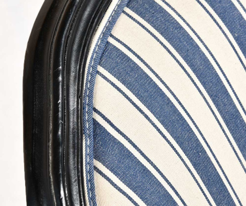 Drewniane krzesło tapicerowane w paski NERO Belldeco