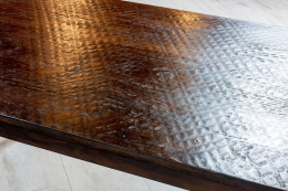 Drewniany stół indyjski w stylu kolonialnym
