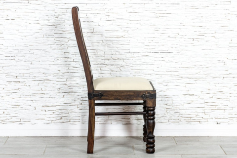 Klasyczne kolonialne krzesło tapicerowane z Indii