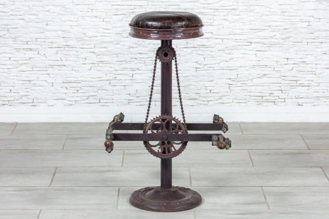 Okrągły industrialny stołek barowy z lańcuchem rowerowym