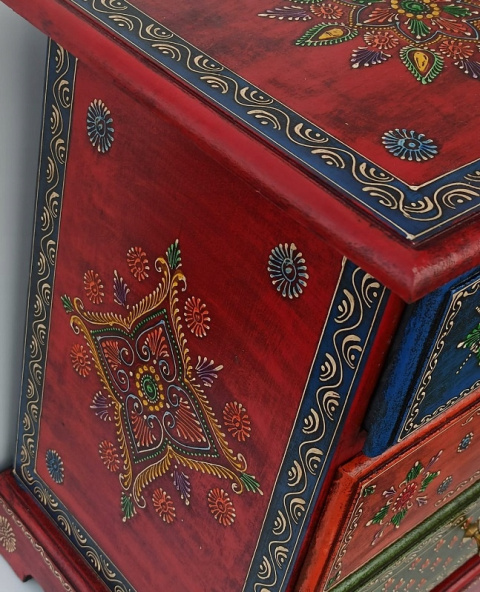 Indyjska kolorowa szafka orientalna ze zdobieniami
