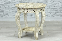 Biały rzeźbiony stolik indyjski