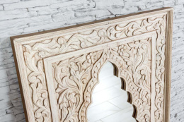Indyjskie białe lustro w rzeźbionej ramie
