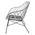 Czarne metalowe krzesło ażurowe w stylu nowoczesnym