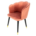 Tapicerowane różowe krzesło muszelka na czarnych nóżkach