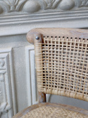 Drewniane krzesło barowe z rattanowym siedziskiem Chic Antique