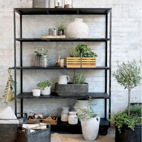 Metalowy czarny regał na kółkach loft Chic Antique Metalowy czarny regał na kółkach loft Chic Antique