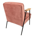 Welurowy fotel w stylu retro pudrowy róż
