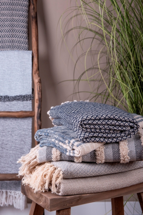 Drewniana drabinka wieszak na ręczniki country