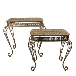 Metalowe rdzewione stoliki ażurowe w stylu vintage