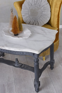 Stylizowany na stary stolik z marmurowym blatem