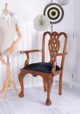 Drewniany fotel gabinetowy z tapicerowanym siedziskiem