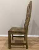Drewniane krzesło toffi z wysokim oparciem z Indii