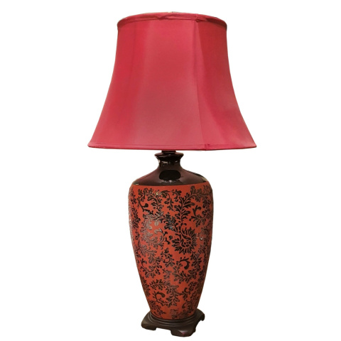 Orientalna lampa stołowa z czerwonym abażurem