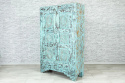 Meble indyjskie - niebieska szafa postarzana z rzeźbionymi drzwiami