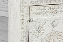 Meble indyjskie - bielona komoda rzeźbiona z przetarciami