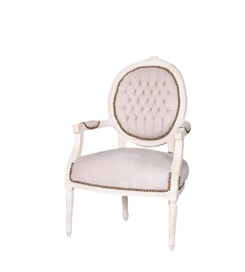 Beżowy fotel tapicerowany z podłokietnikami Ludwik XVI