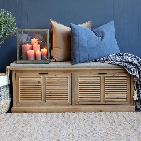 Drewniana komoda z siedziskiem Chic Antique