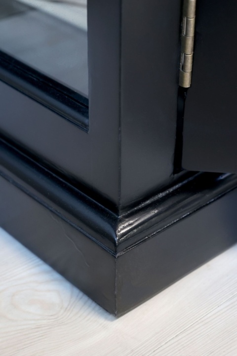 Duża czarna witryna w stylu klasycznym Chic Antique