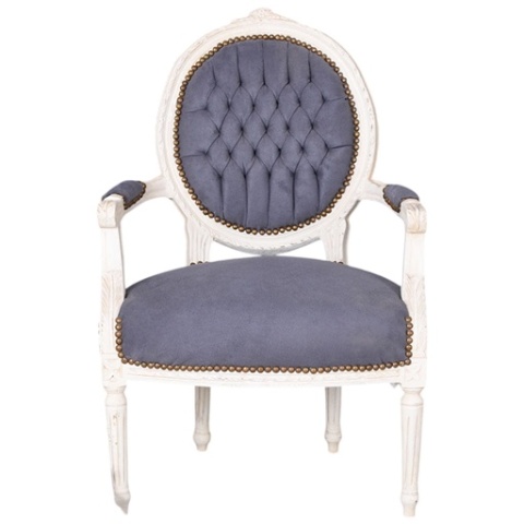 Szary fotel tapicerowany z podłokietnikami Ludwik XVI